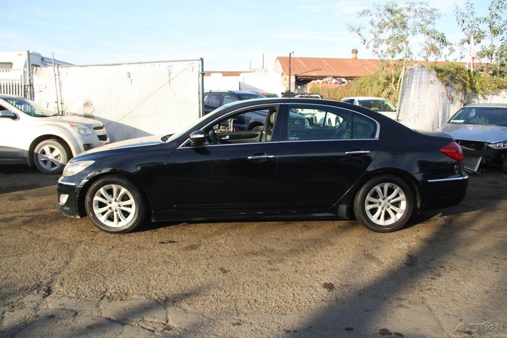 2013 Hyundai Genesis - Image 7 of 21