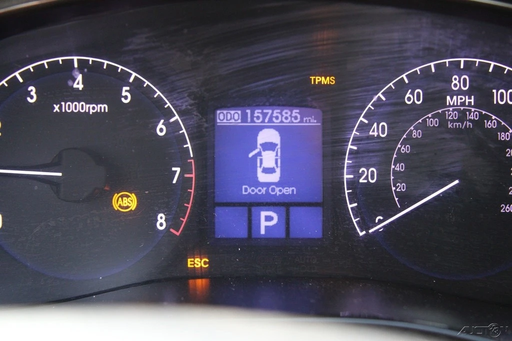 2013 Hyundai Genesis - Image 15 of 21