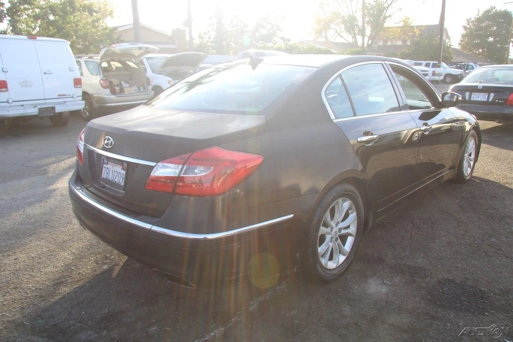 2013 Hyundai Genesis - Image 4 of 21