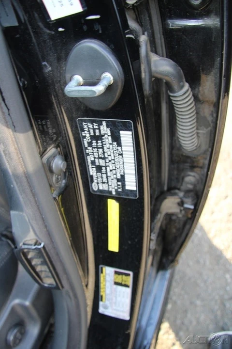 2013 Hyundai Genesis - Image 10 of 21