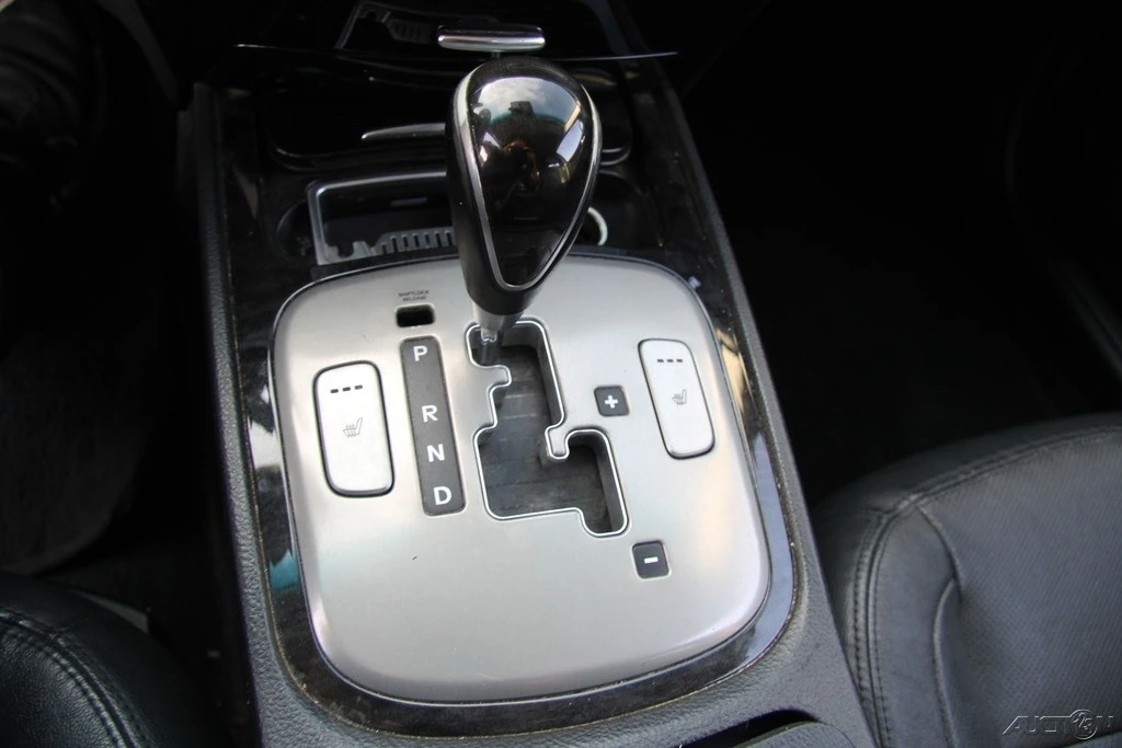 2013 Hyundai Genesis - Image 17 of 21