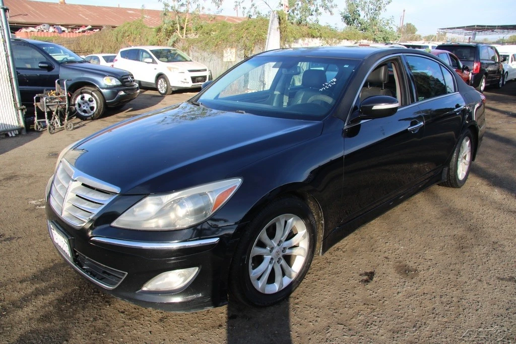 2013 Hyundai Genesis - Image 8 of 21