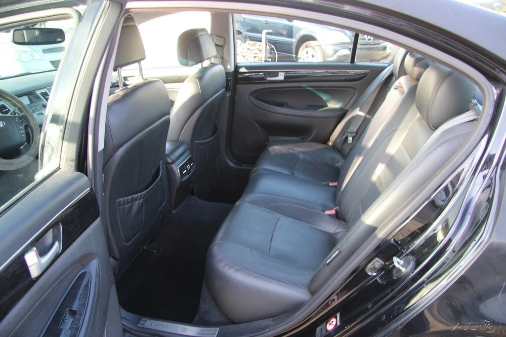 2013 Hyundai Genesis - Image 19 of 21
