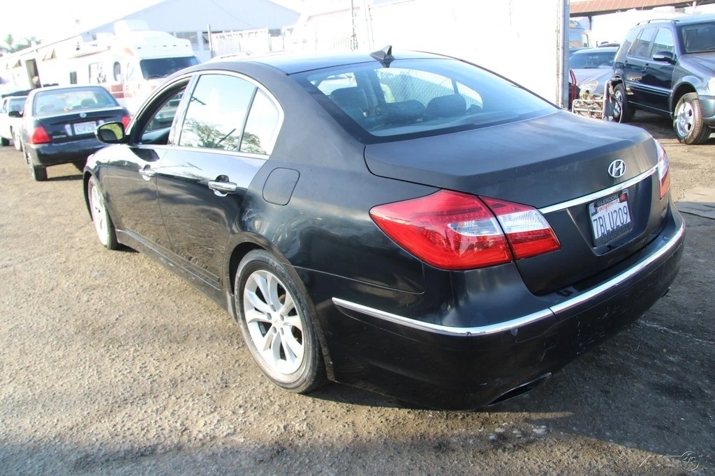 2013 Hyundai Genesis - Image 6 of 21