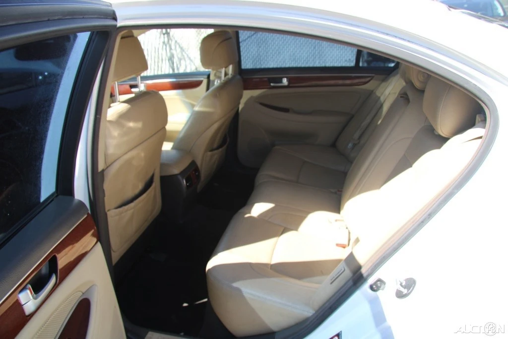 2013 Hyundai Genesis - Image 20 of 21