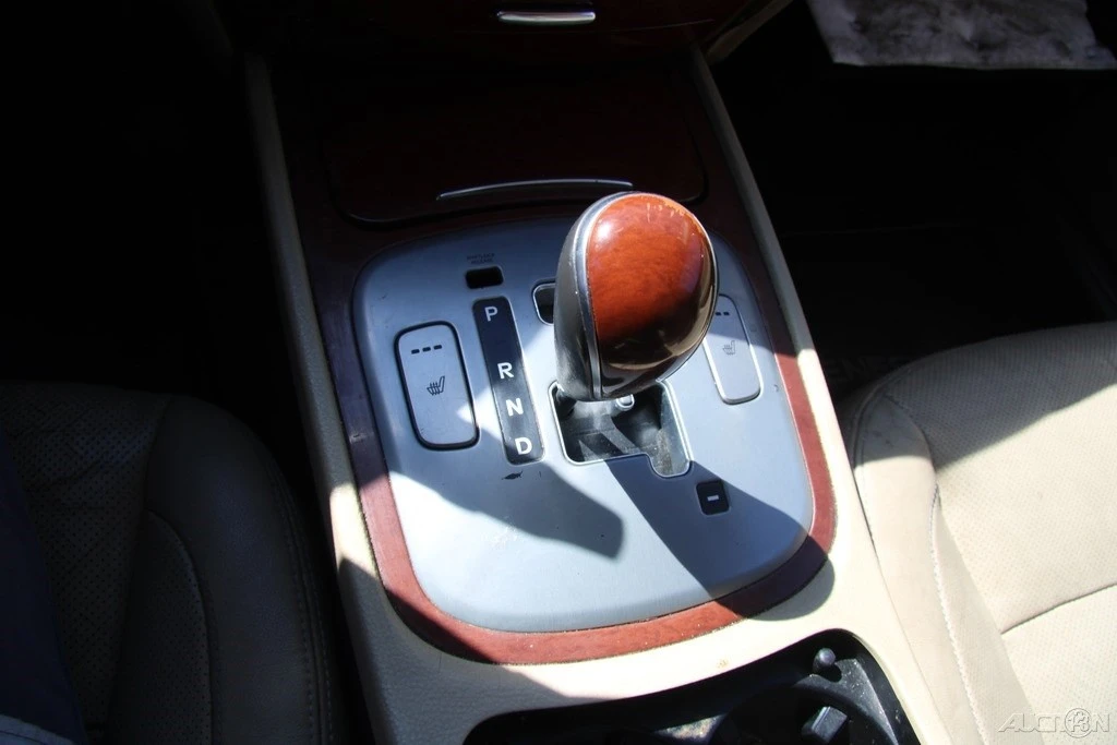 2013 Hyundai Genesis - Image 18 of 21