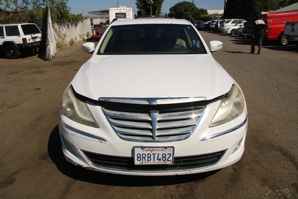 2013 Hyundai Genesis - Image 11 of 21
