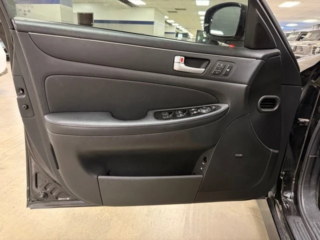 2013 Hyundai Genesis - Image 11 of 15
