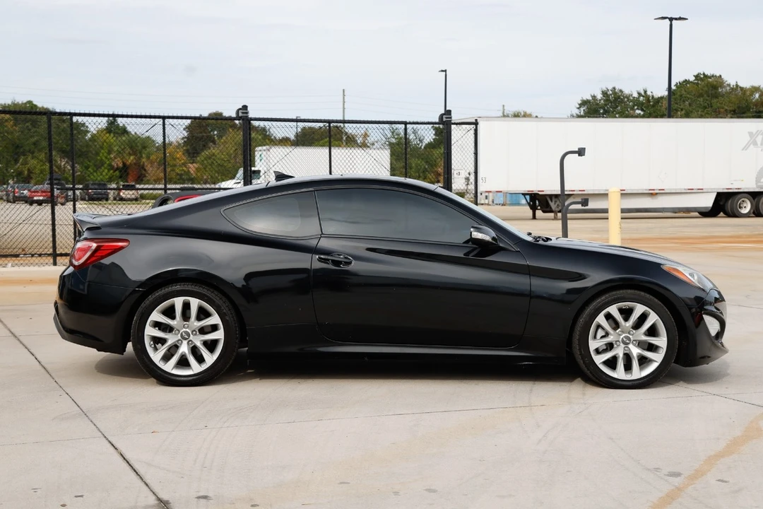 2013 Hyundai Genesis - Image 12 of 12