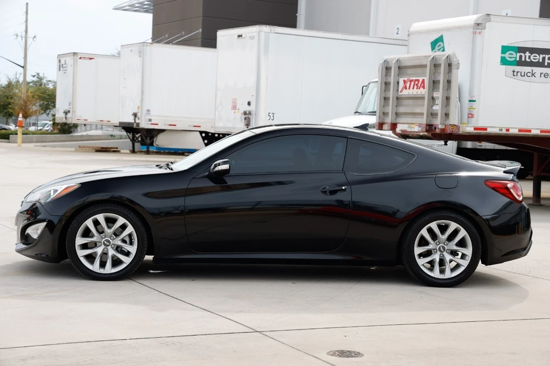 2013 Hyundai Genesis - Image 3 of 12