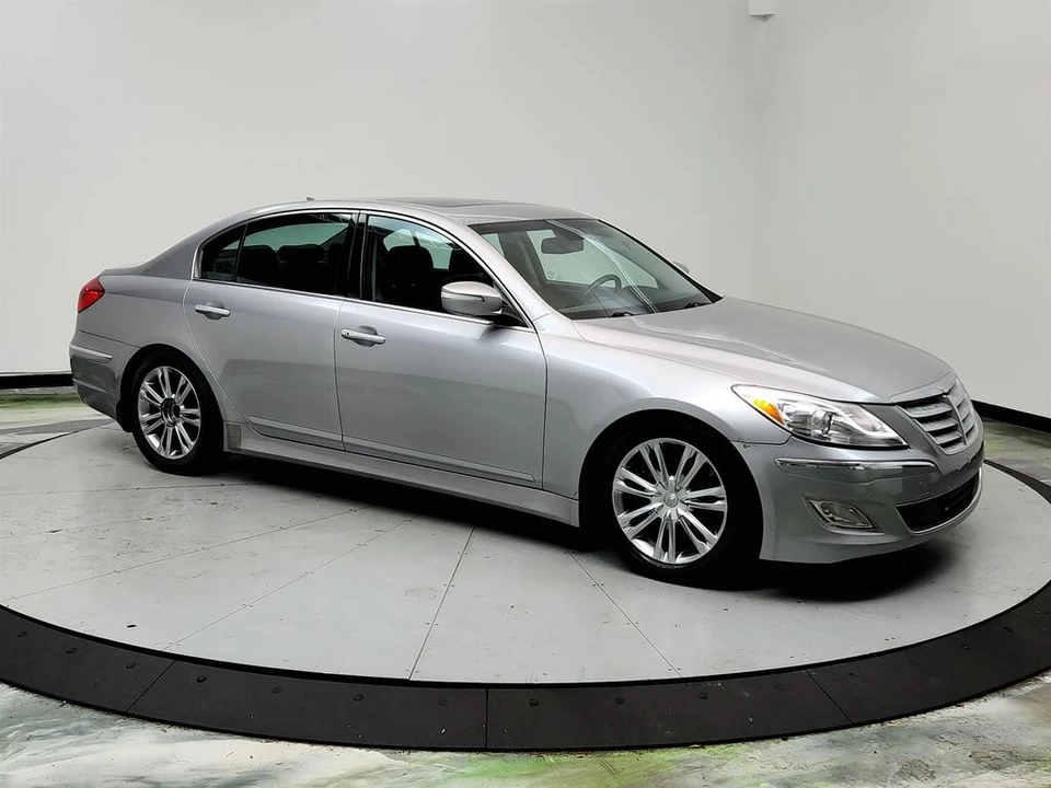 2013 Hyundai Genesis - Image 3 of 12