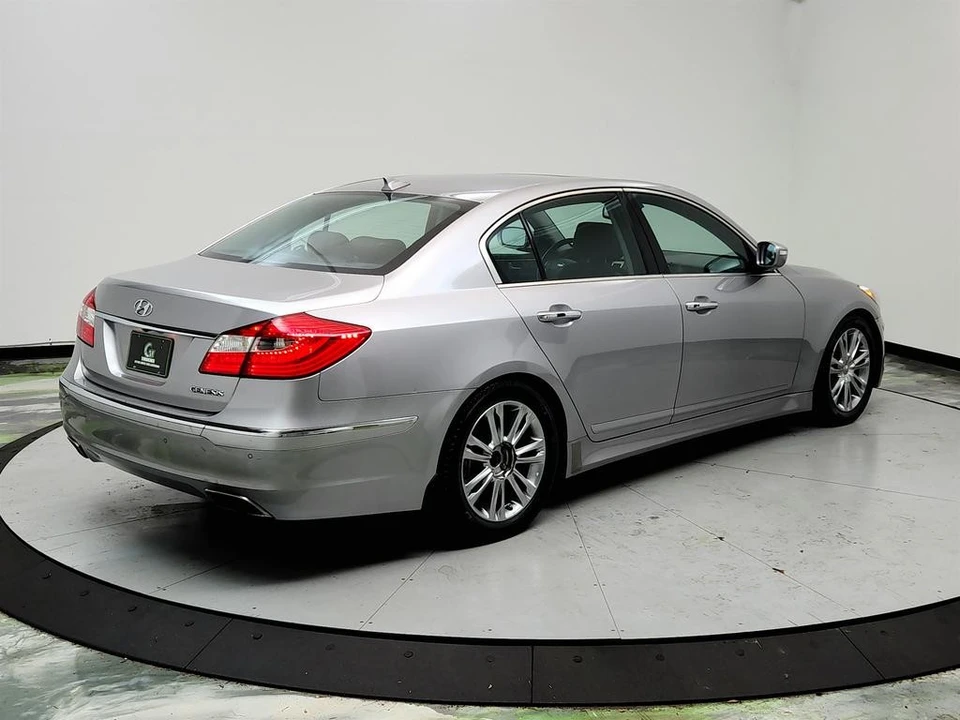 2013 Hyundai Genesis - Image 5 of 12
