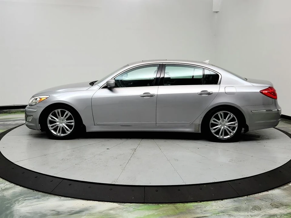 2013 Hyundai Genesis - Image 8 of 12