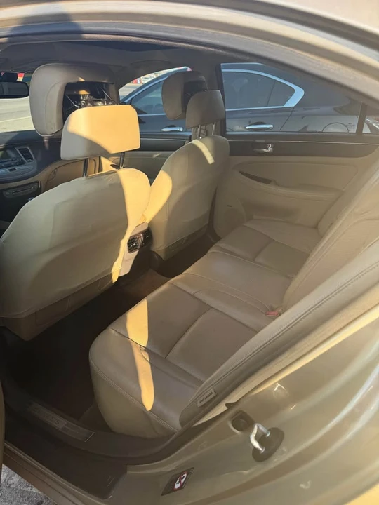 2013 Hyundai Genesis - Image 6 of 7