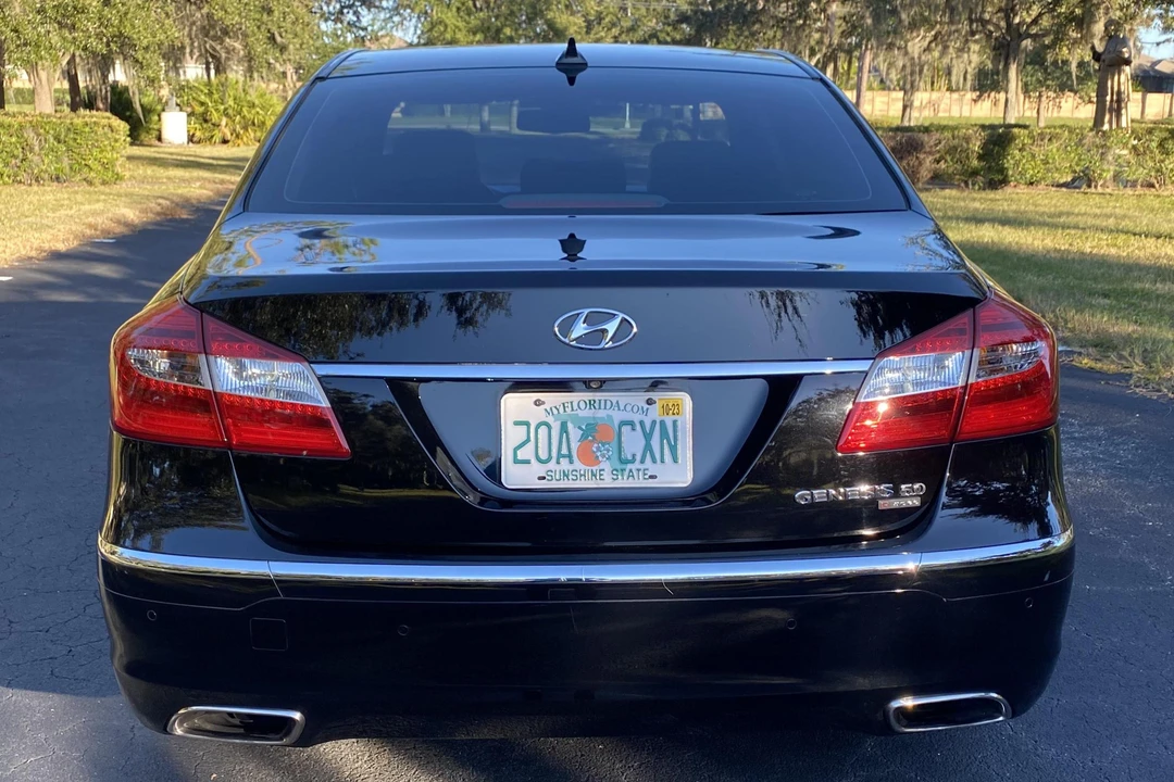 2013 Hyundai Genesis - Image 5 of 31