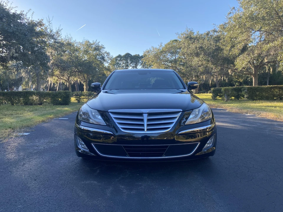 2013 Hyundai Genesis - Image 7 of 31