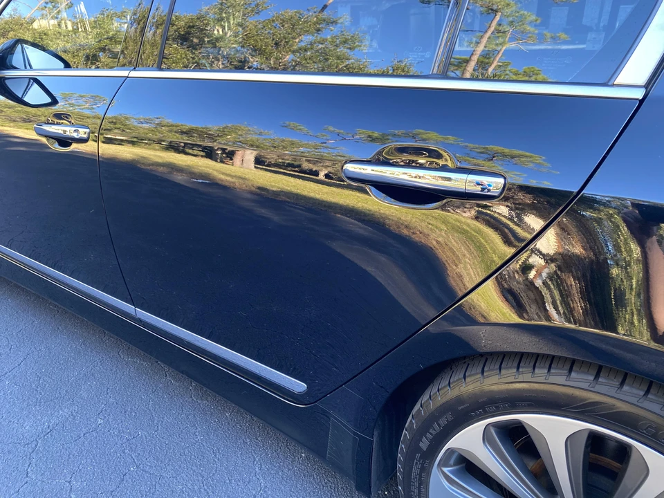 2013 Hyundai Genesis - Image 18 of 31