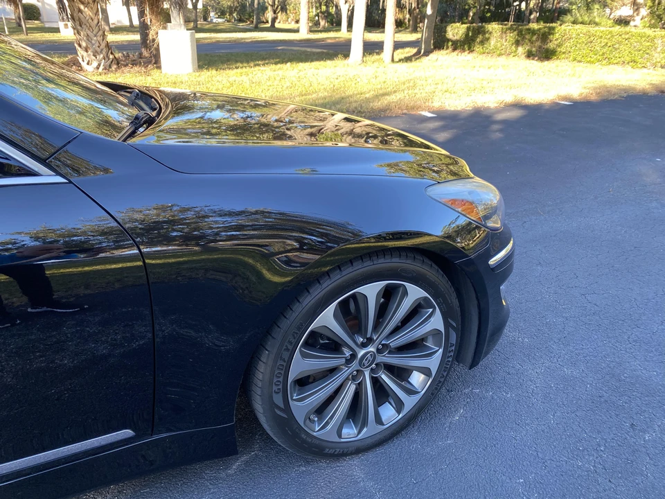 2013 Hyundai Genesis - Image 23 of 31