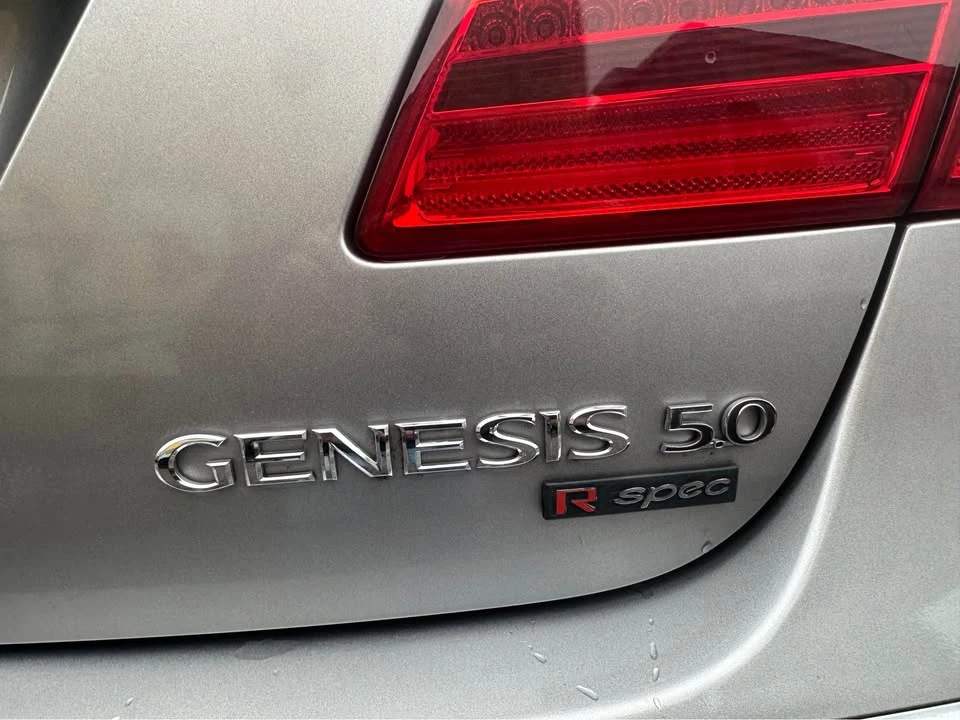 2013 Hyundai Genesis - Image 10 of 20