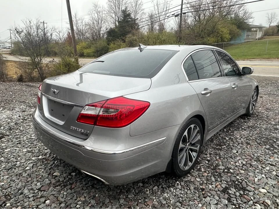 2013 Hyundai Genesis - Image 7 of 20