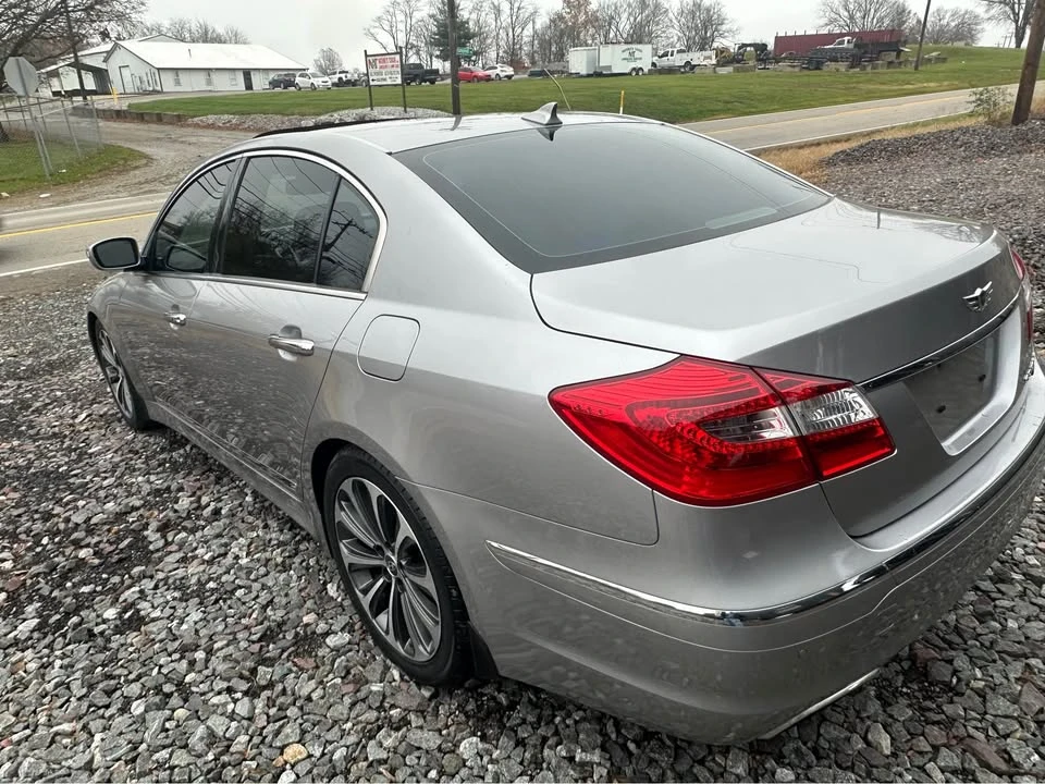 2013 Hyundai Genesis - Image 8 of 20