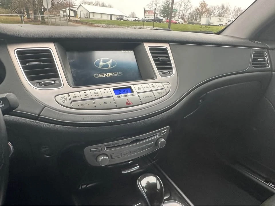 2013 Hyundai Genesis - Image 15 of 20