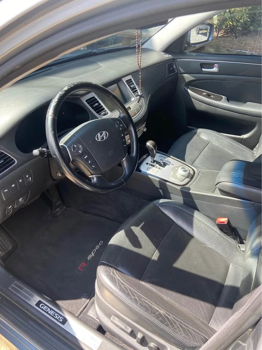 2013 Hyundai Genesis - Image 6 of 9