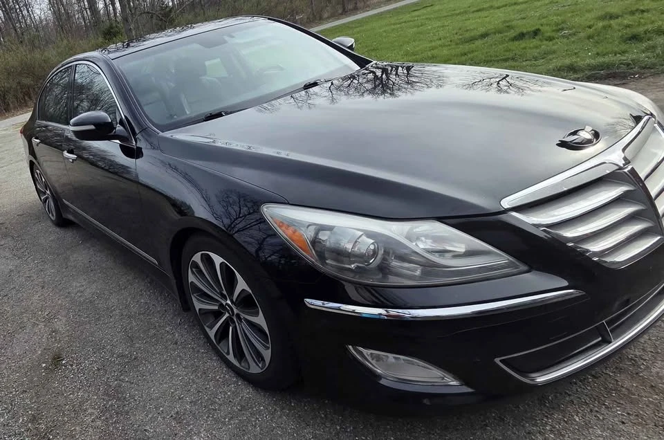 2013 Hyundai Genesis - Image 2 of 16