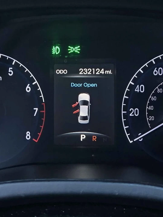 2013 Hyundai Genesis - Image 9 of 16