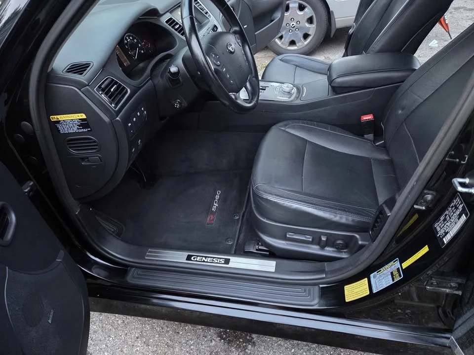 2013 Hyundai Genesis - Image 15 of 16