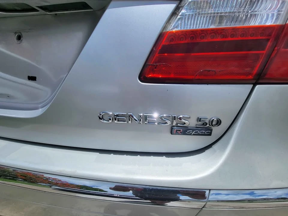 2013 Hyundai Genesis - Image 11 of 20