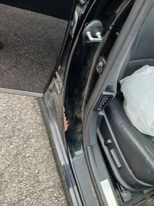 2013 Hyundai Genesis - Image 20 of 21