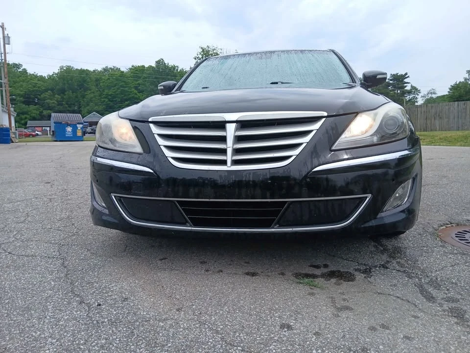 2013 Hyundai Genesis - Image 14 of 21
