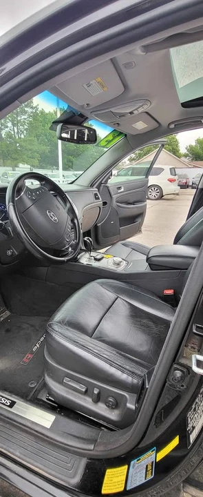 2013 Hyundai Genesis - Image 11 of 17