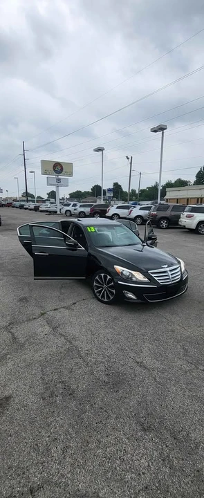 2013 Hyundai Genesis - Image 9 of 17