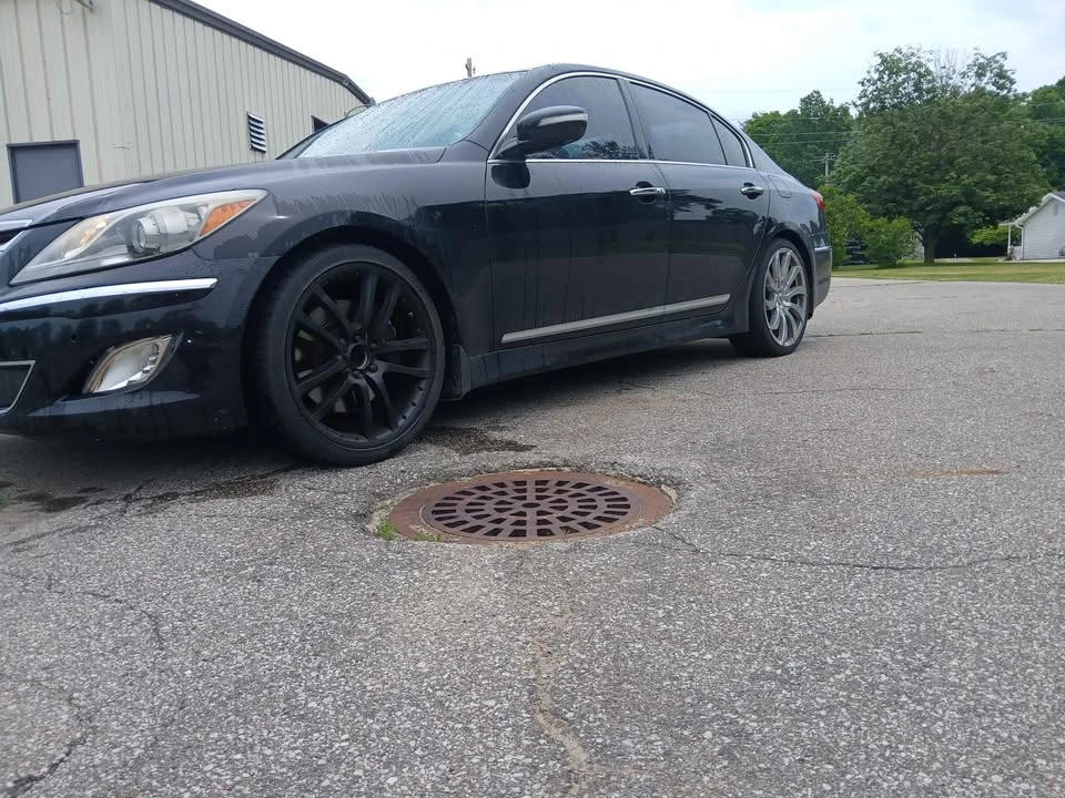2013 Hyundai Genesis - Image 15 of 21