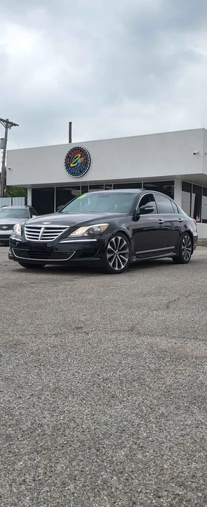 2013 Hyundai Genesis - Image 3 of 17