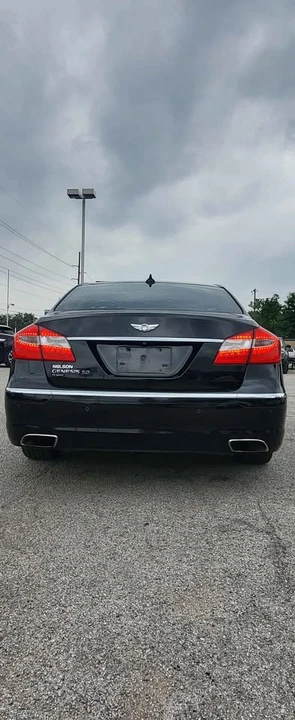 2013 Hyundai Genesis - Image 6 of 17
