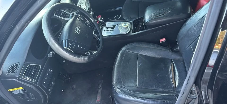 2013 Hyundai Genesis - Image 6 of 9