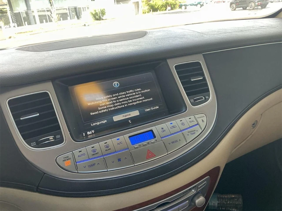 2013 Hyundai Genesis - Image 11 of 12
