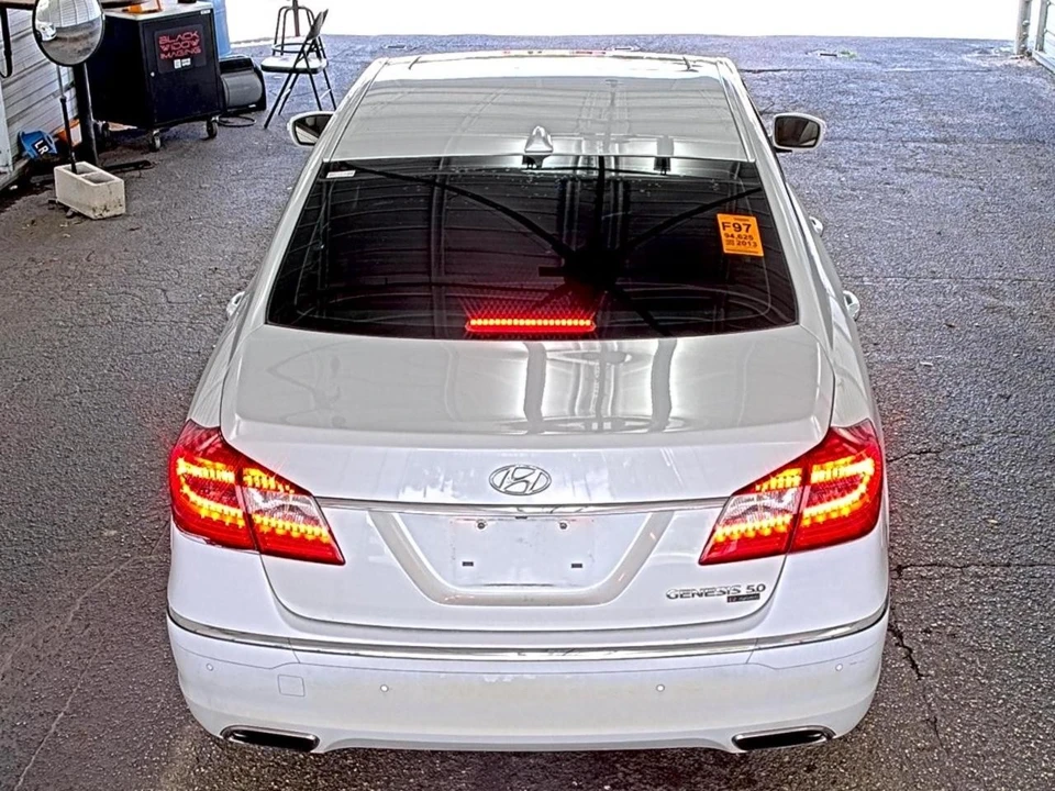 2013 Hyundai Genesis - Image 4 of 12