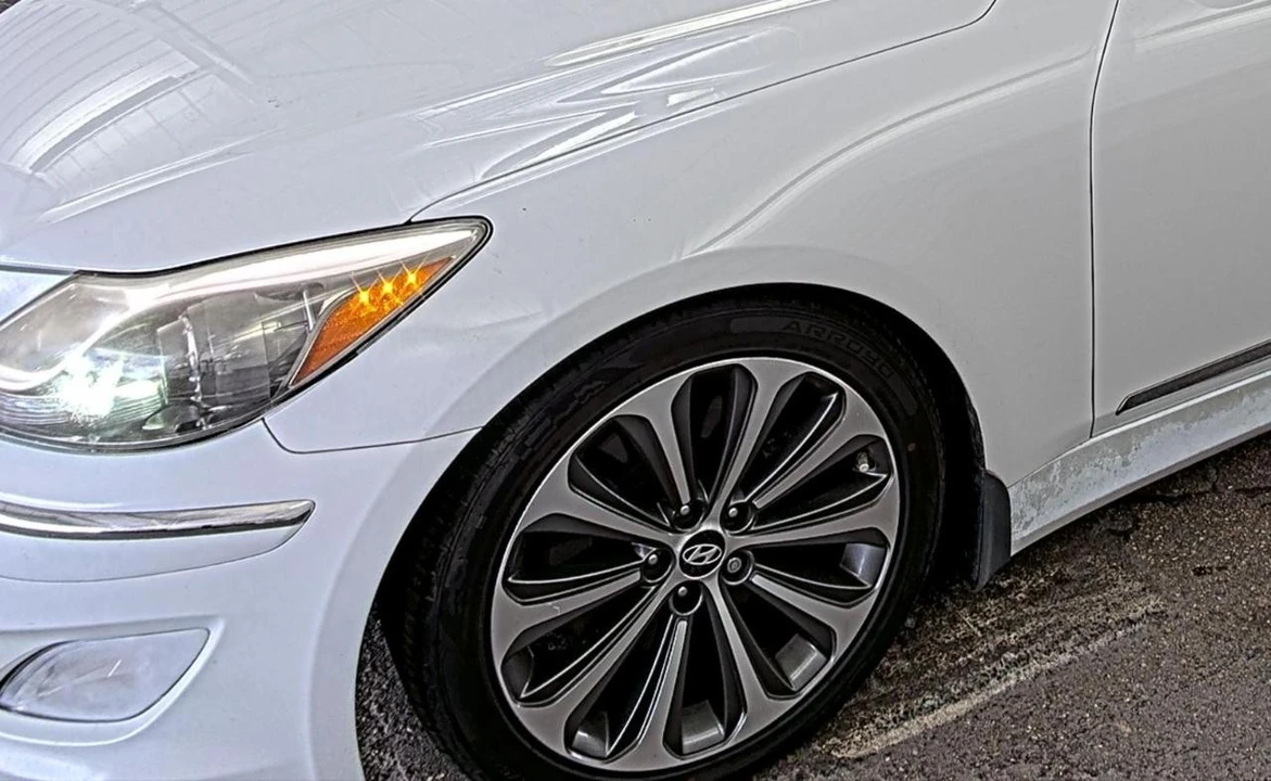 2013 Hyundai Genesis - Image 12 of 12