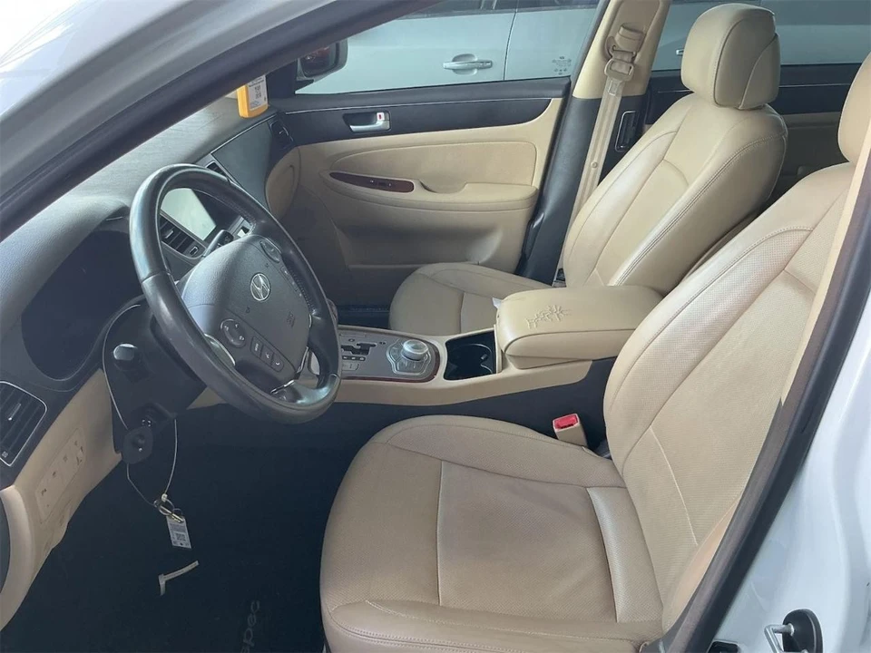2013 Hyundai Genesis - Image 8 of 12