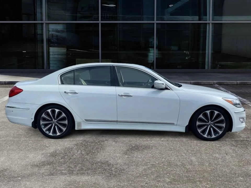 2013 Hyundai Genesis - Image 2 of 19