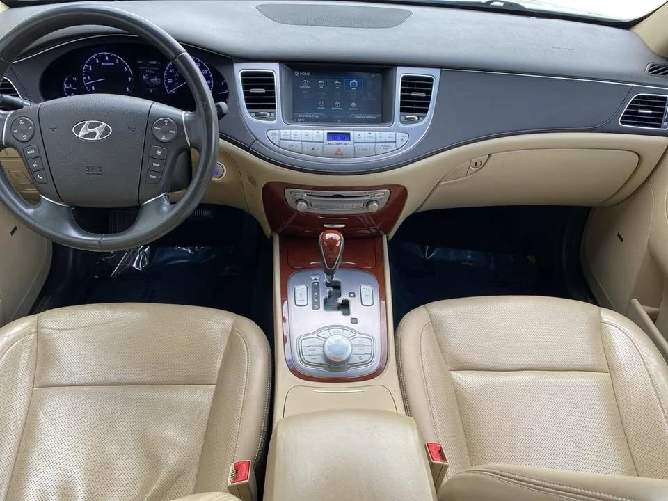 2013 Hyundai Genesis - Image 9 of 19