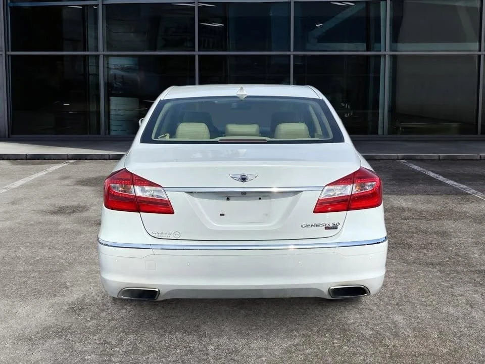 2013 Hyundai Genesis - Image 6 of 19