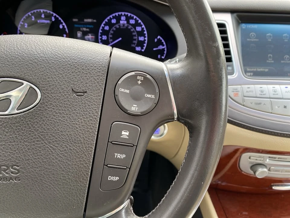 2013 Hyundai Genesis - Image 18 of 19
