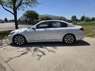 2013 Hyundai Genesis - Image 7 of 17