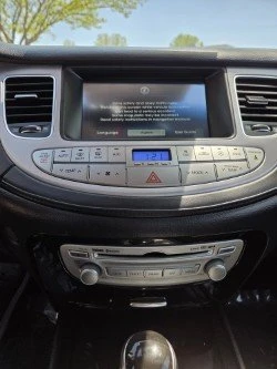 2013 Hyundai Genesis - Image 11 of 17