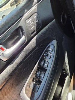 2013 Hyundai Genesis - Image 15 of 17